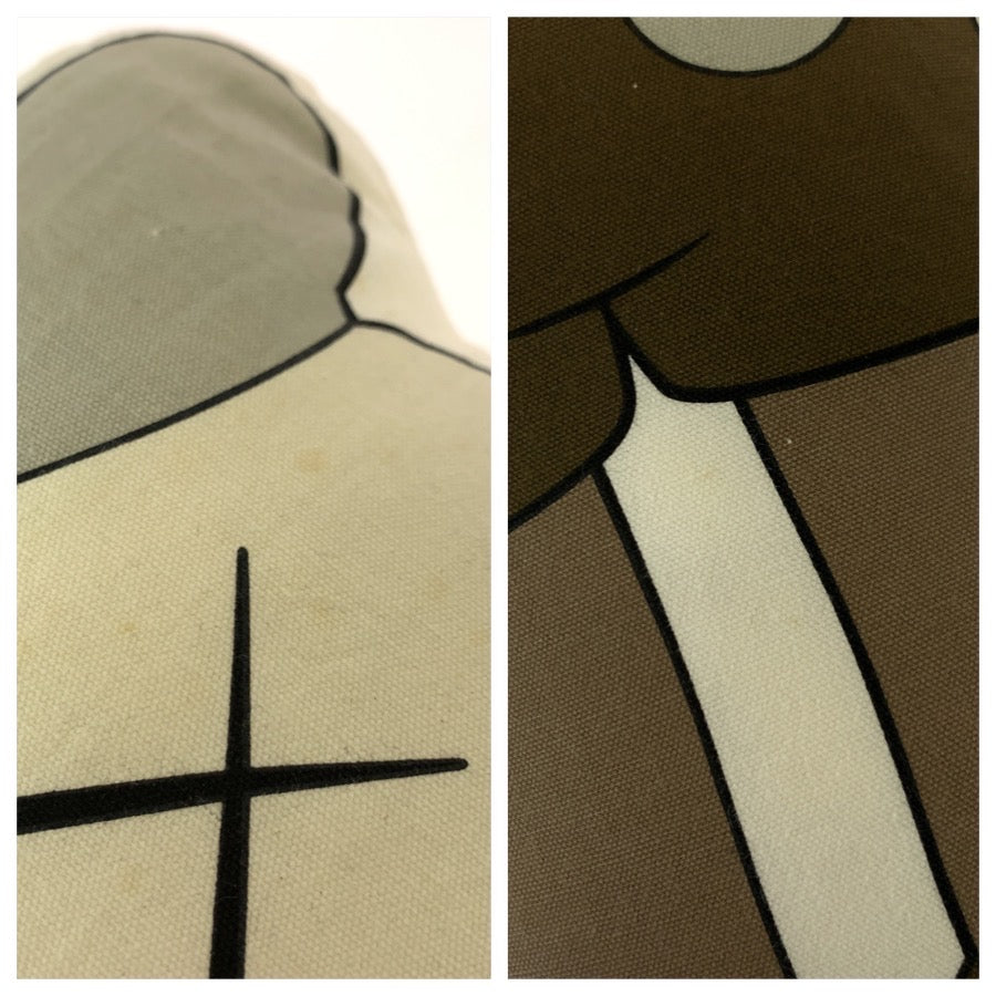 26423
KAWS カウズ カウズ×メディコム・トイ Companion CUSHION OriginalFake ブラウン ホワイト グレー コットン / ポリエステル 12SS-OF-OT-0024 クッション ぬいぐるみ レディース ABP