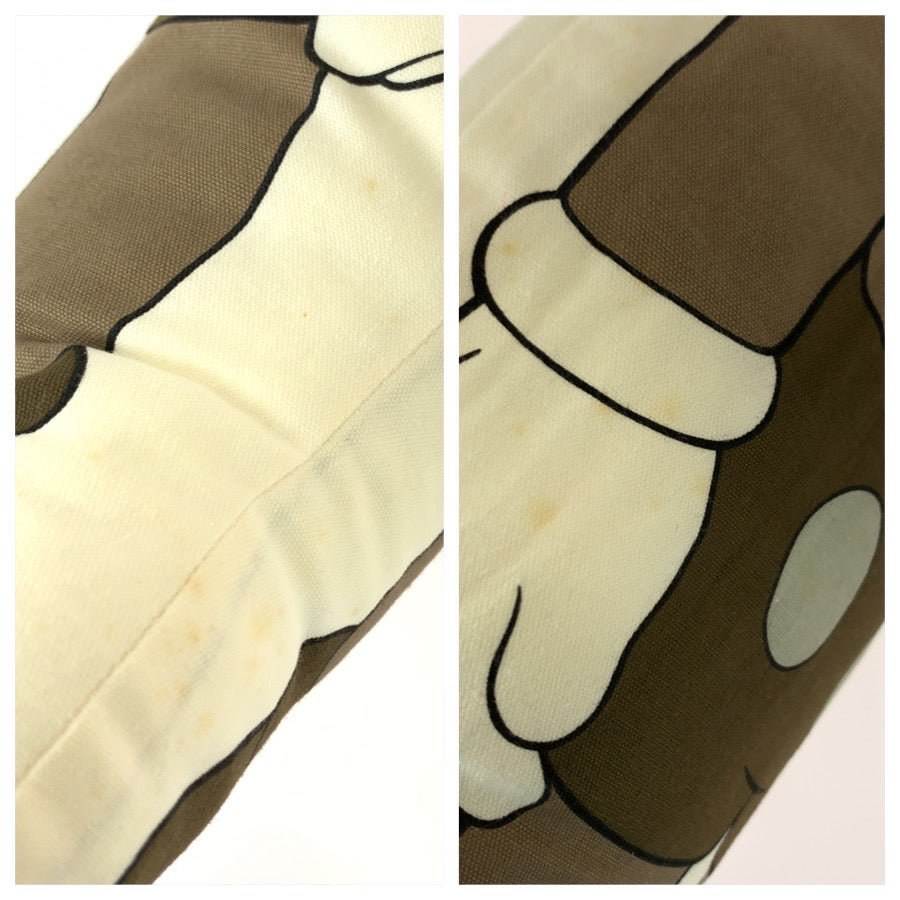 26423
KAWS カウズ カウズ×メディコム・トイ Companion CUSHION OriginalFake ブラウン ホワイト グレー コットン / ポリエステル 12SS-OF-OT-0024 クッション ぬいぐるみ レディース ABP