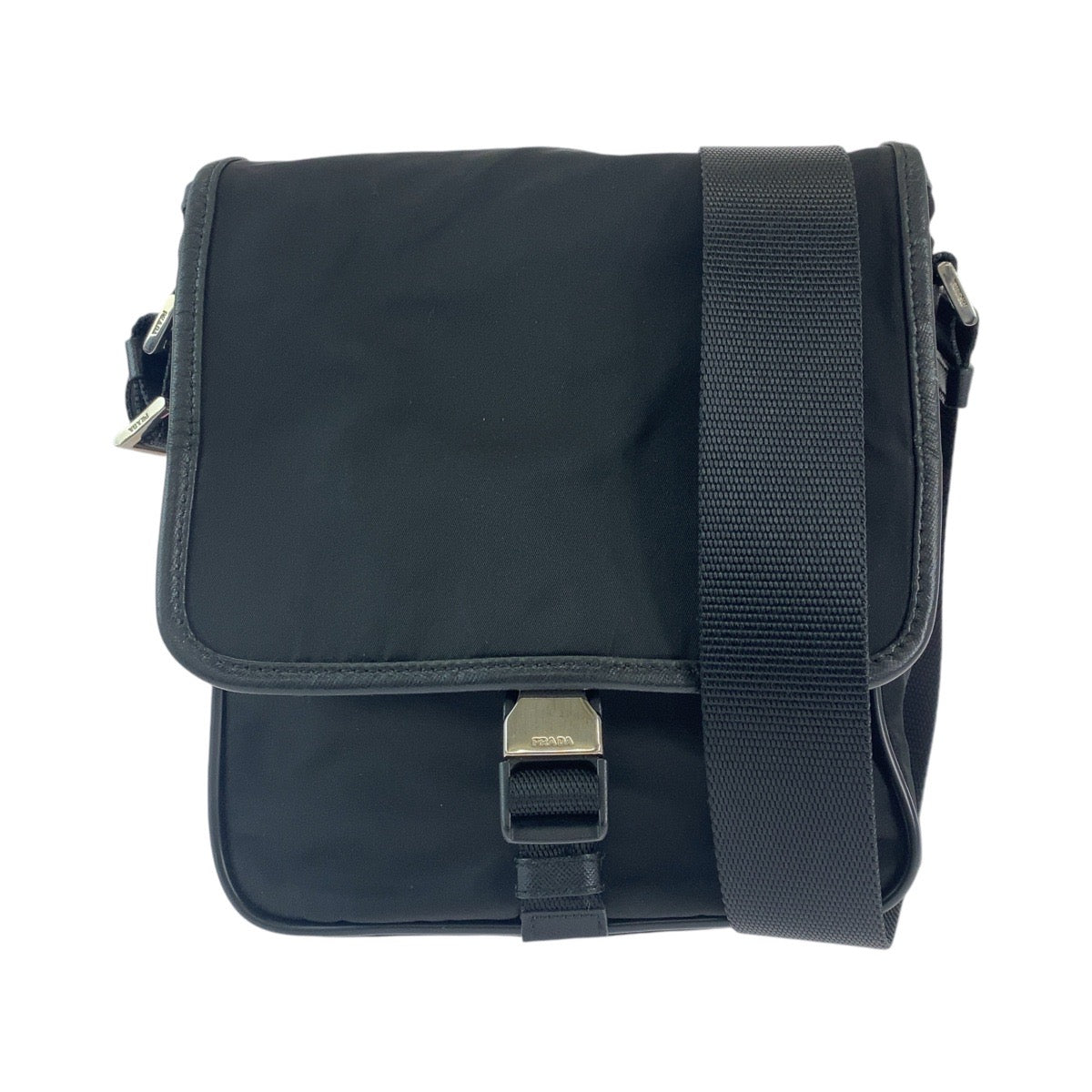 26451
PRADA プラダ テスート 三角ロゴプレート ブラック 黒 シルバー金具 ナイロン ショルダーバッグ メッセンジャーバッグ メンズ AB