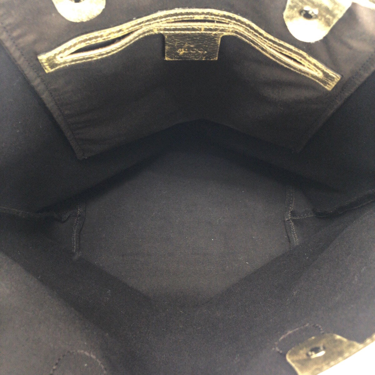 26482
GUCCI グッチ GGクリスタル ベージュ ゴールド ゴールド金具 PVC 189896 トートバッグ ショルダーバッグ レディース AB28