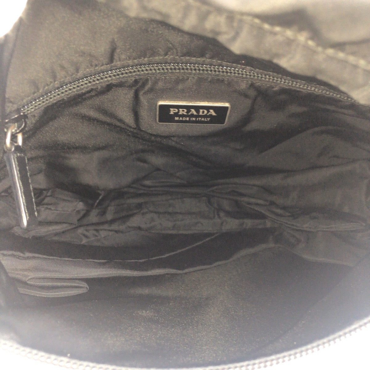 26488
PRADA プラダ テスート 三角ロゴプレート ブラック 黒 シルバー金具 ナイロン ショルダーバッグ メッセンジャーバッグ メンズ AB29