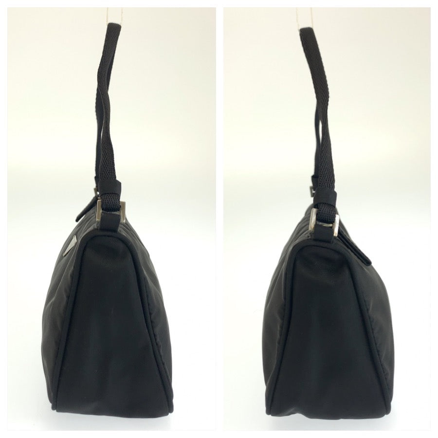 26542
PRADA プラダ テスート 三角ロゴプレート ブラック 黒 シルバー金具 ナイロン ハンドバッグ アクセサリーポーチ レディース A42