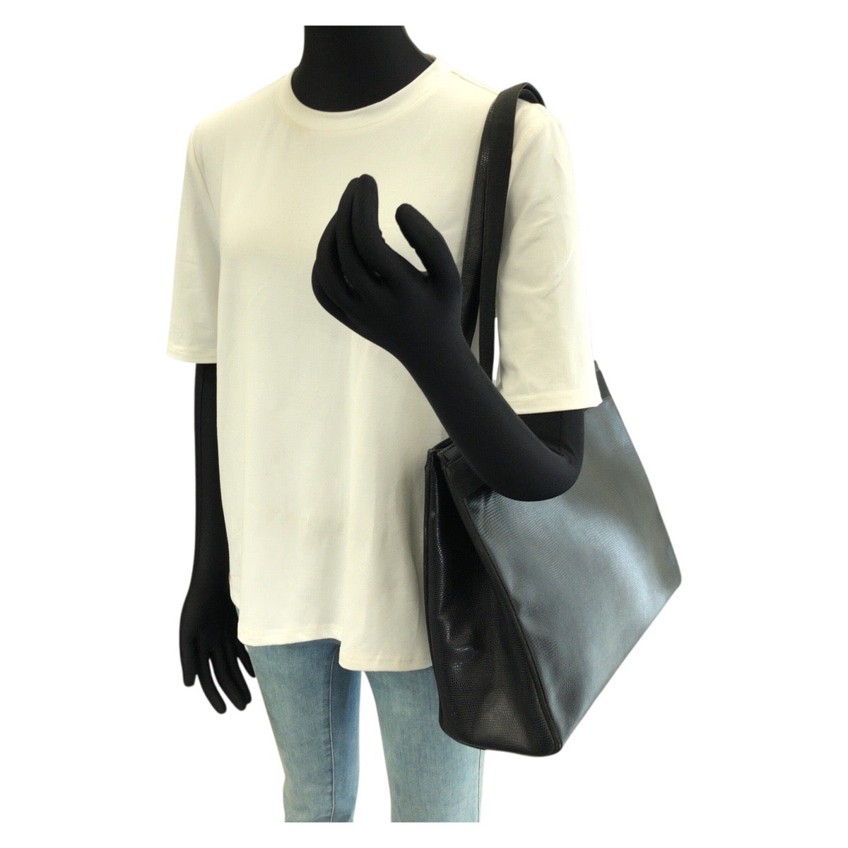 26548
Salvatore Ferragamo サルヴァトーレフェラガモ ヴァラ・リボン 型押し ブラック 黒 ゴールド金具 レザー BZ-21.2530 ショルダーバッグ トートバッグ レディース ABP21