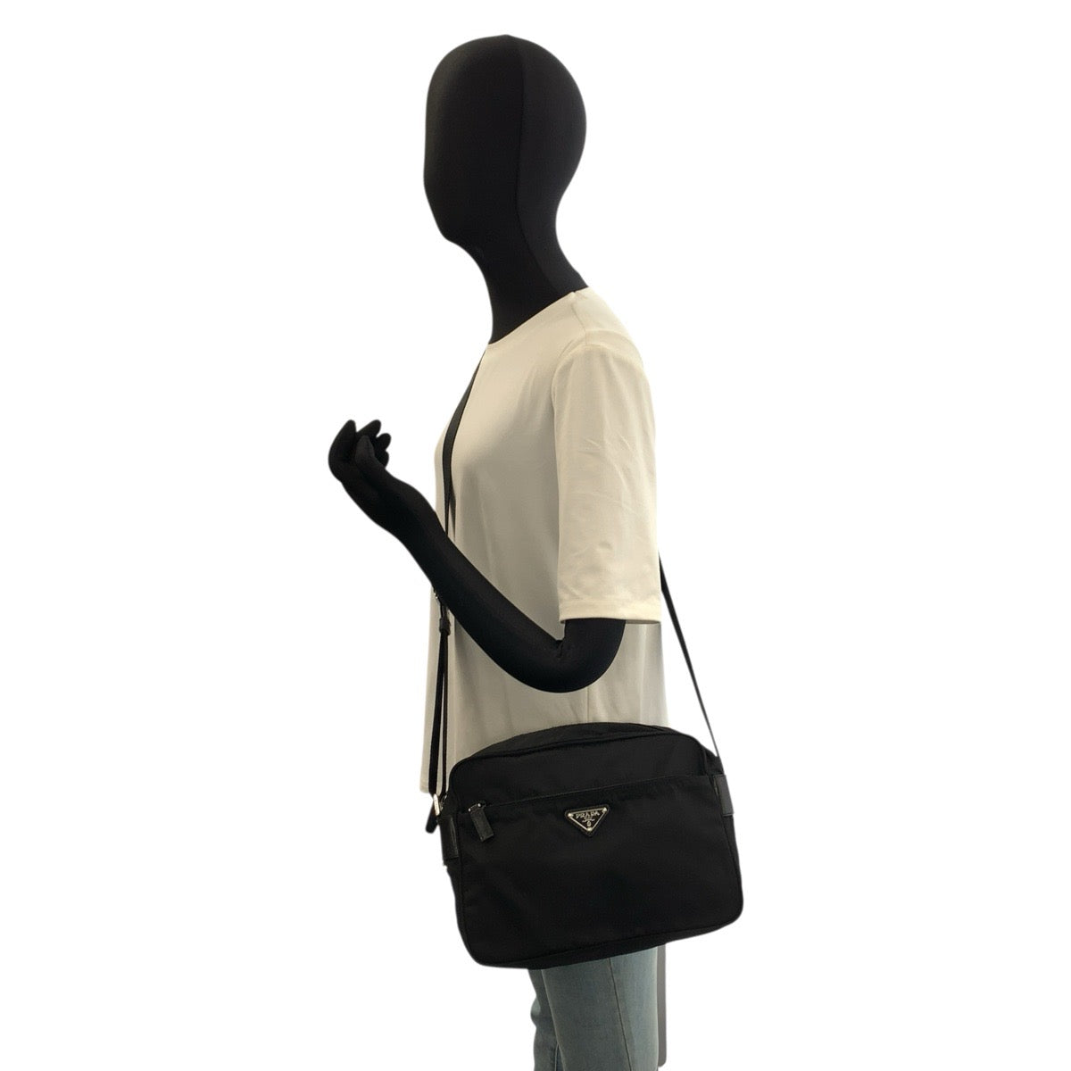 26564
PRADA プラダ テスート 三角ロゴプレート ブラック 黒 シルバー金具 ナイロン カメラバッグ ショルダーバッグ ポシェット メンズ A44