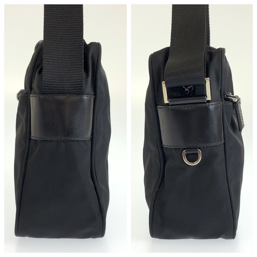 26564
PRADA プラダ テスート 三角ロゴプレート ブラック 黒 シルバー金具 ナイロン カメラバッグ ショルダーバッグ ポシェット メンズ A44