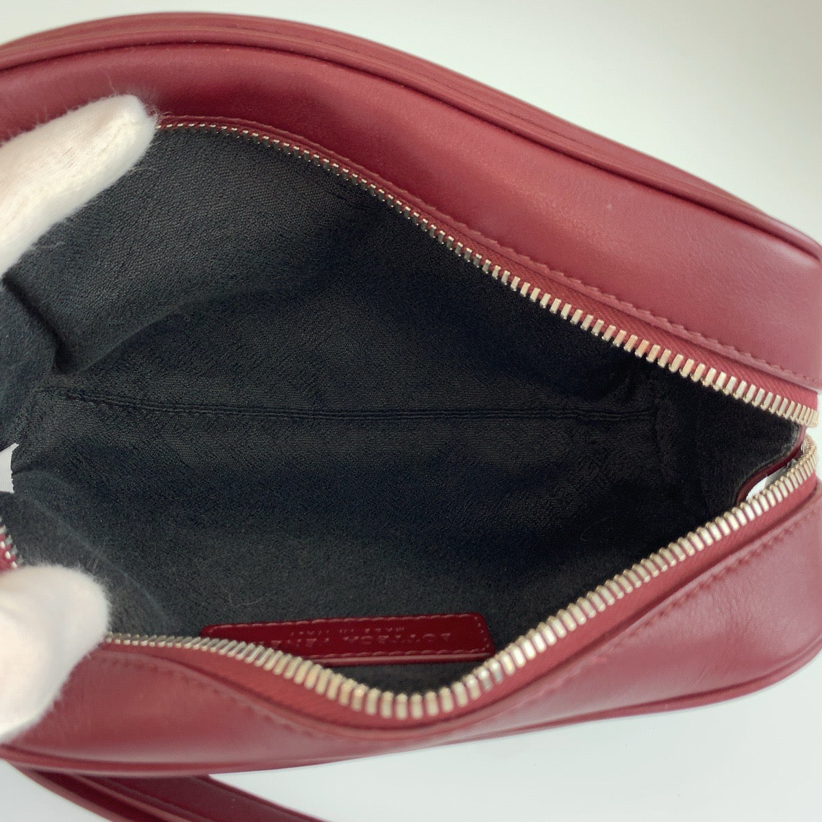 26567
BOTTEGAVENETA ボッテガヴェネタ ワインレッド ボルドー レザー クラッチバッグ セカンドバッグ ポーチ メンズ A44