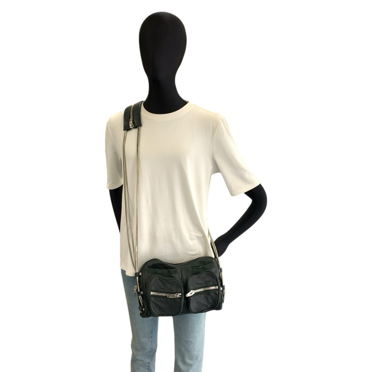 26579
Alexander Wang アレキサンダーワン ブラック 黒 シルバー金具 レザー ショルダーバッグ ポシェット レディース AB21