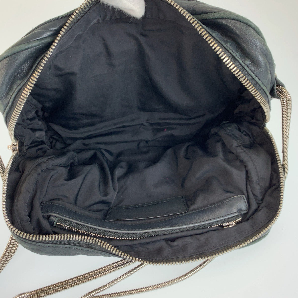 26579
Alexander Wang アレキサンダーワン ブラック 黒 シルバー金具 レザー ショルダーバッグ ポシェット レディース AB21