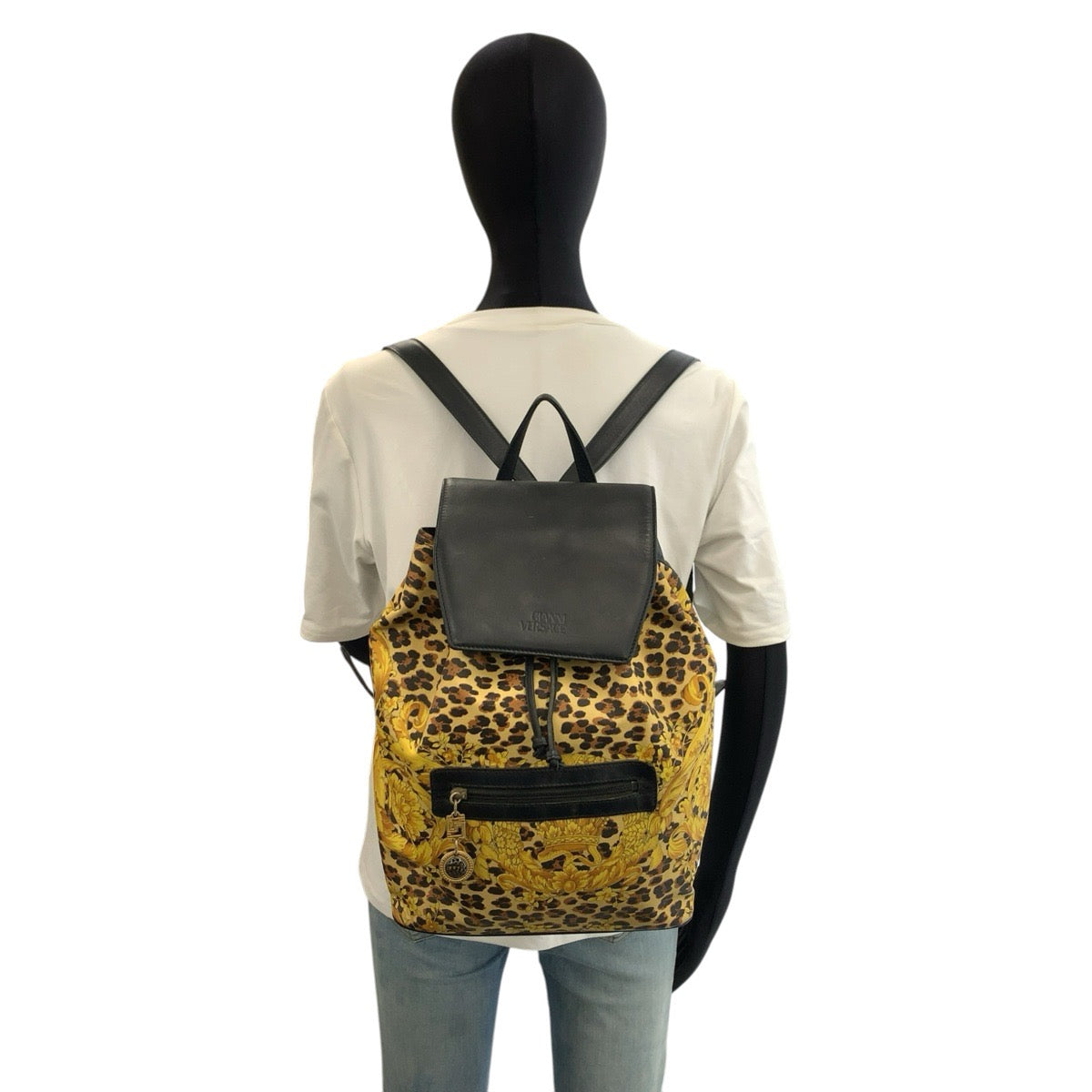26587
VERSACE ヴェルサーチ レオパード柄 イエロー ブラック ゴールド金具 PVC / レザー リュックサック バックパック レディース AB29