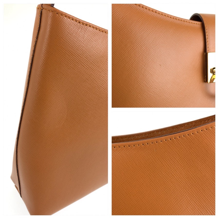 26589
Salvatore Ferragamo サルヴァトーレフェラガモ トリフォリオ ブラウン ゴールド金具 レザー EE-21 2750 ショルダーバッグ レディース ABP29