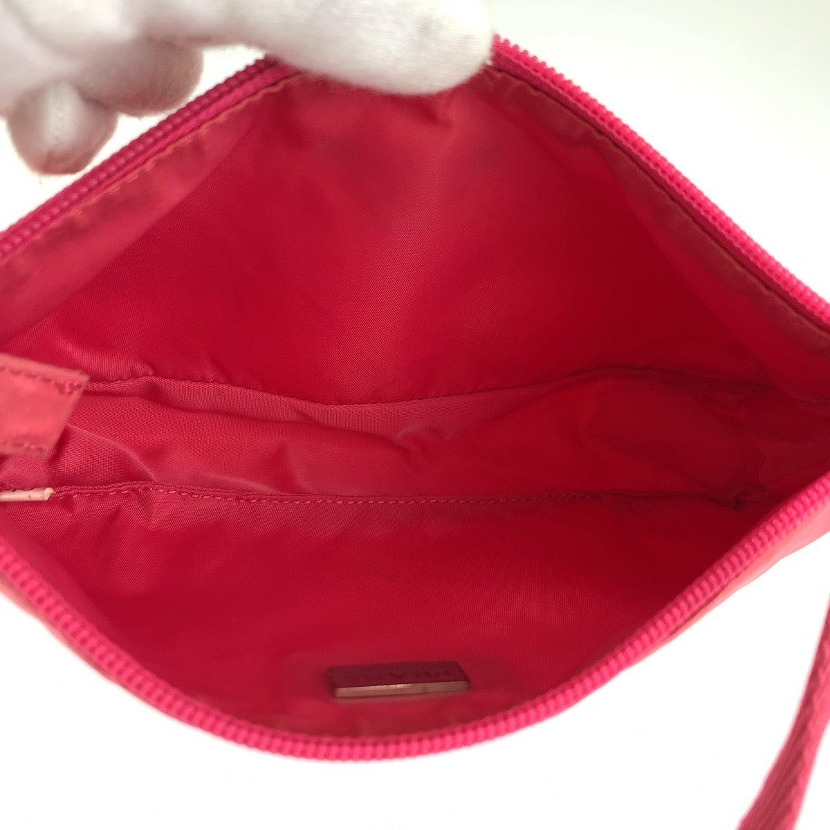 26593
PRADA プラダ テスート 三角ロゴプレート ピンク シルバー金具 ナイロン ハンドバッグ アクセサリーポーチ レディース AB29