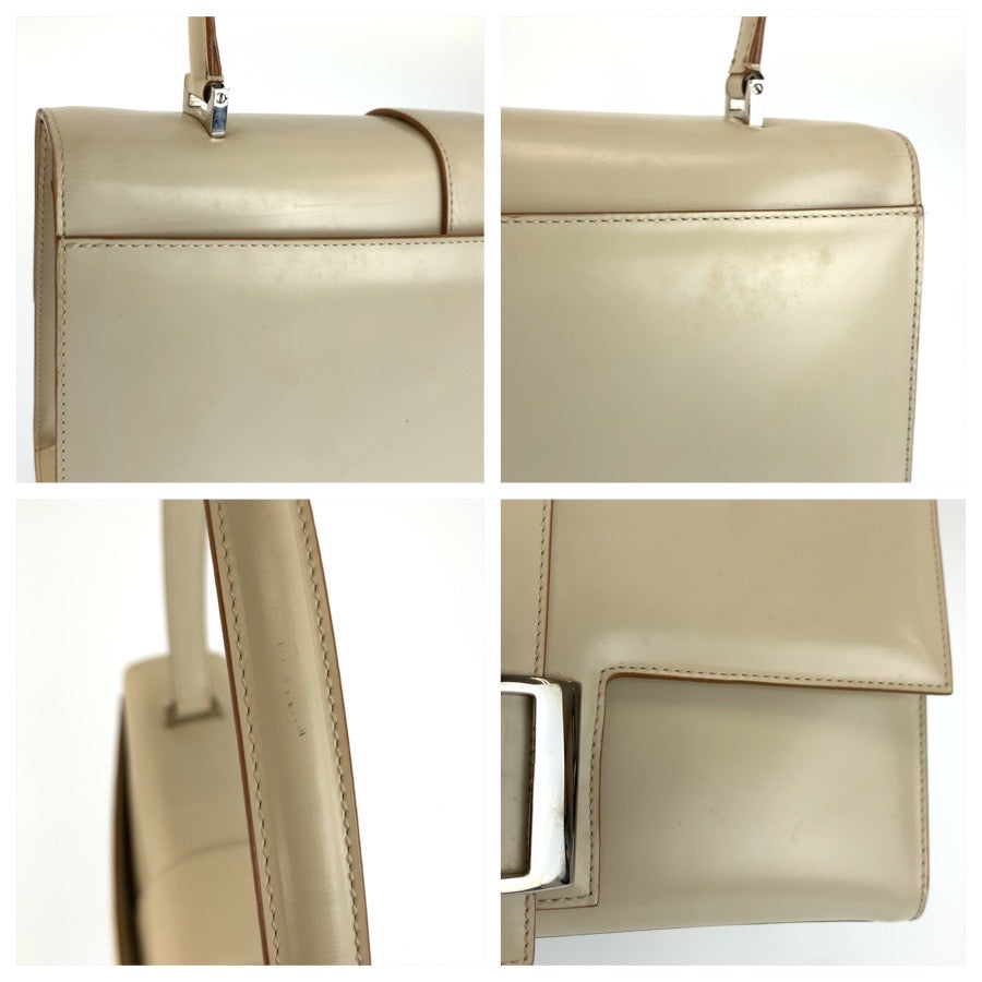 26600
Salvatore Ferragamo サルヴァトーレフェラガモ ヴァラ ベージュ シルバー金具 レザー BA-21 24 05 ショルダーバッグ レディース AB28