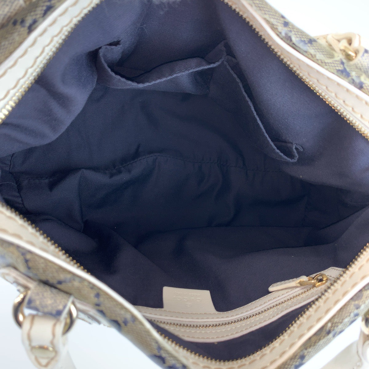 26608
GUCCI グッチ GGクリスタル グレー ネイビー ホワイト コーティングキャンバス 223962 ハンドバッグ ミニボストンバッグ レディース AB37
