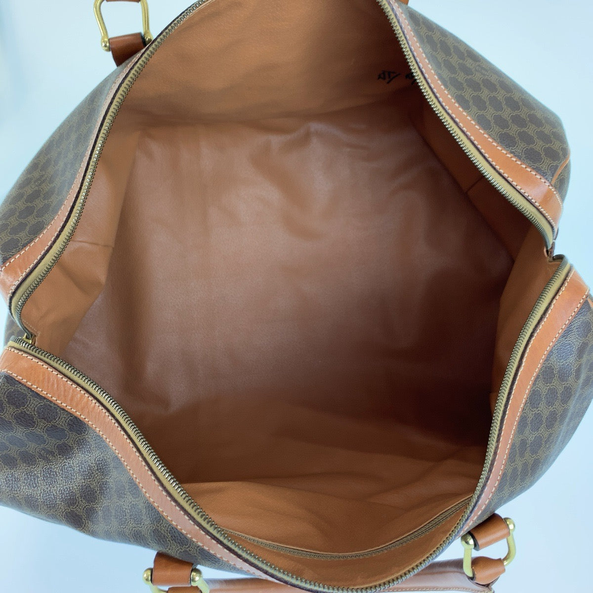 26629
CELINE セリーヌ ヴィンテージ マカダム ブラウン ゴールド金具 PVC / レザー M11 ボストンバッグ ハンドバッグ レディース AB28