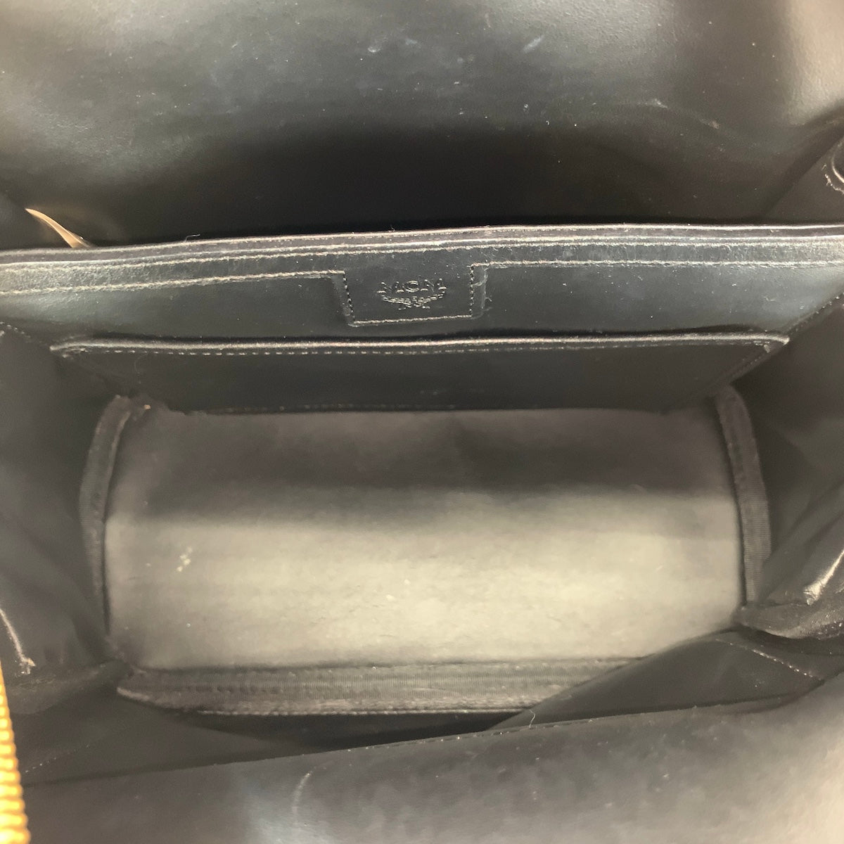 26640
MCM エム シー エム ヴィセトス スターク サイドスタッズ ベージュ ゴールド金具 PVC MMK6SVE37 IG001 リュックサック バックパック レディース AB33