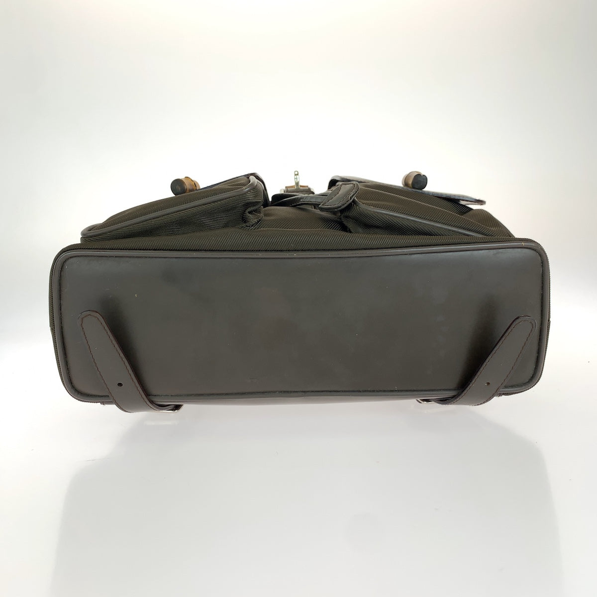 26657
GUCCI グッチ ヴィンテージ バンブー カーキ シルバー金具 ナイロン / レザー 003.2058.0016.5 リュックサック バックパック レディース AB32