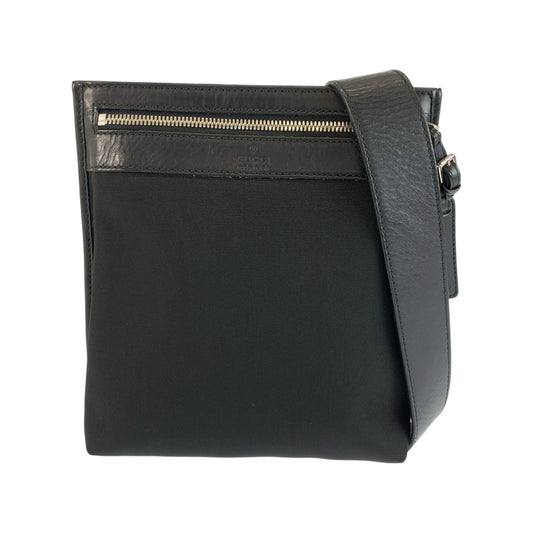 26662
GUCCI グッチ ブラック 黒 シルバー金具 ナイロン / レザー 92562 ショルダーバッグ メッセンジャーバッグ レディース AB28