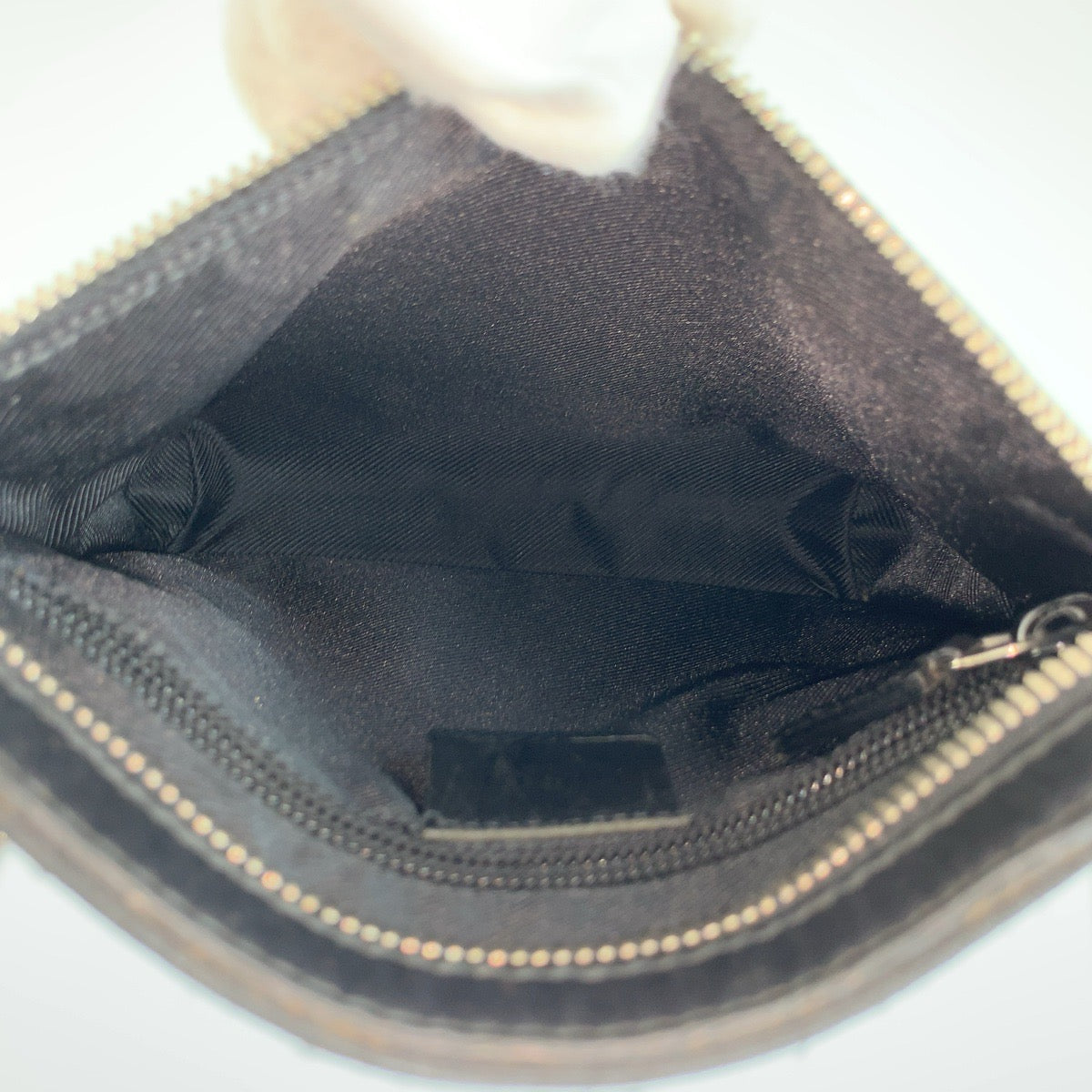 26662
GUCCI グッチ ブラック 黒 シルバー金具 ナイロン / レザー 92562 ショルダーバッグ メッセンジャーバッグ レディース AB28