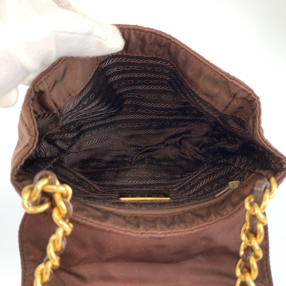 26668
PRADA プラダ 三角ロゴプレート ブラウン ゴールド金具 ナイロン チェーンショルダーバッグ ポシェット レディース ABP35