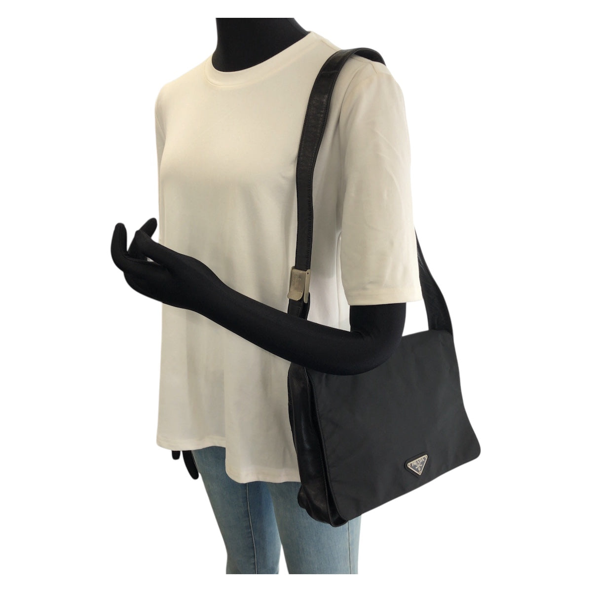 26673
PRADA プラダ テスート 三角ロゴプレート ブラック 黒 シルバー金具 ナイロン / レザー ショルダーバッグ レディース ABP35