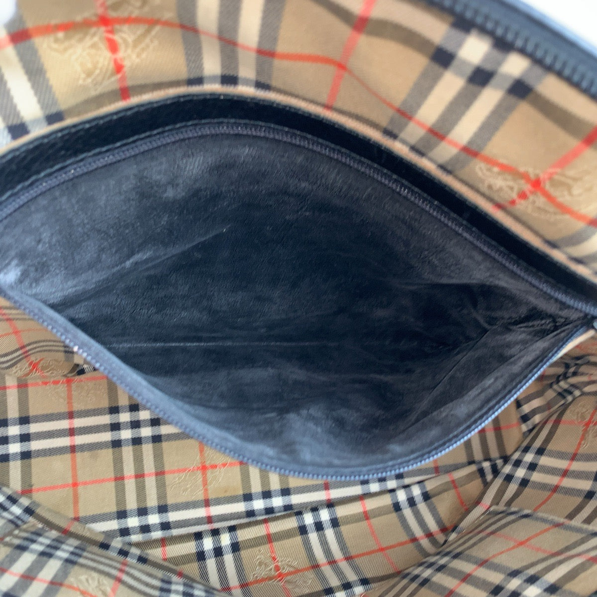 26803
Burberrys バーバリーズ ヴィンテージ 中チェック柄 ブラック 黒 ゴールド金具 レザー ハンドバッグ ショルダーバッグ 2way レディース AB21