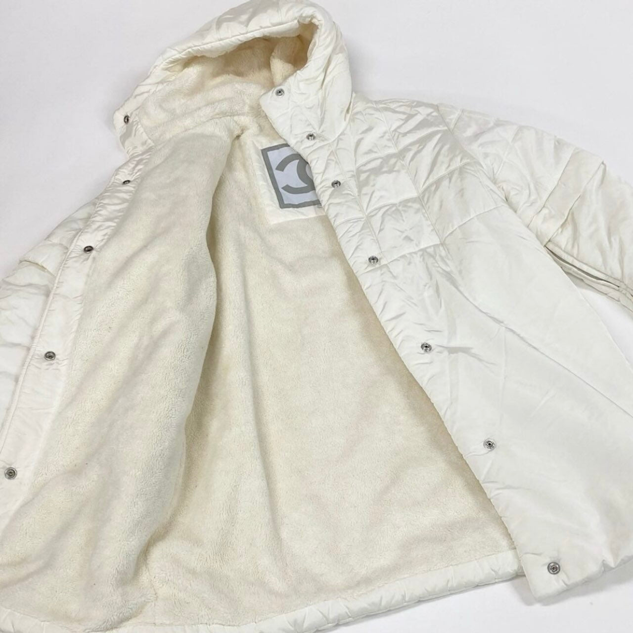 CHANEL シャネル シャネルスポーツ ココマーク ワッペン アイボリー ポリエステル / コットン 3H4624DR 中綿コート レディース AB