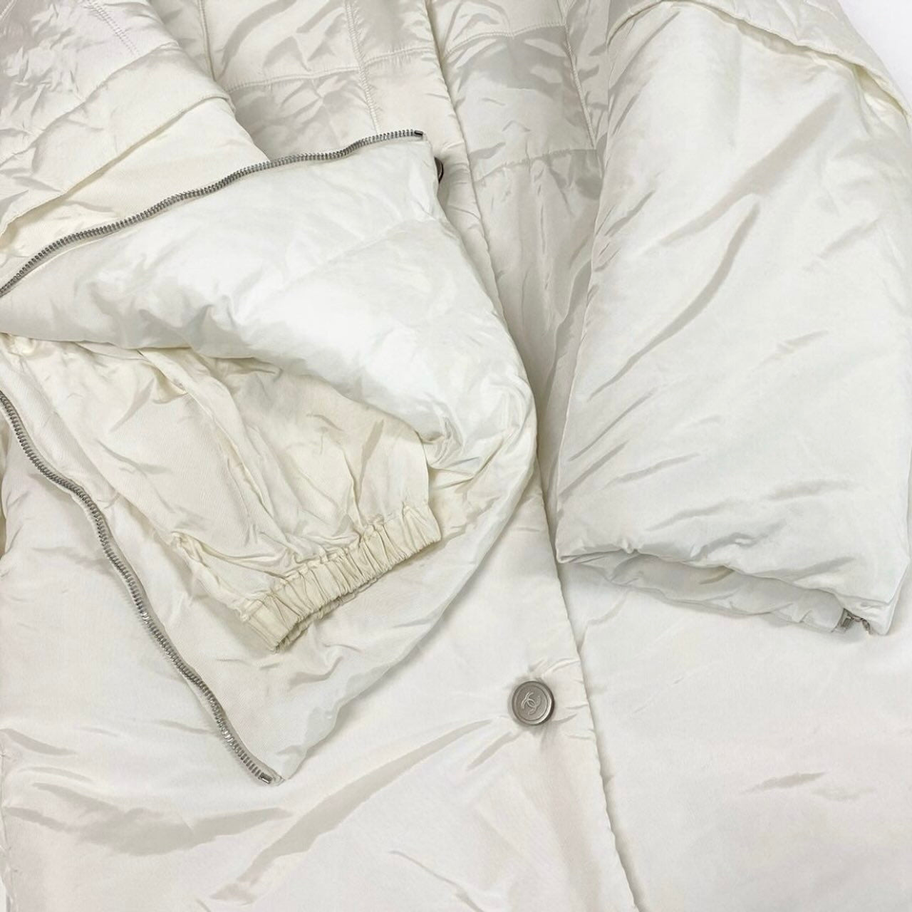 CHANEL シャネル シャネルスポーツ ココマーク ワッペン アイボリー ポリエステル / コットン 3H4624DR 中綿コート レディース AB