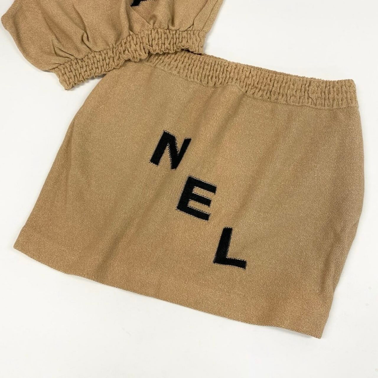 CHANEL シャネル 2019 ランウェイ ベージュ レーヨン / ペーパー P61529 セットアップ レディース A