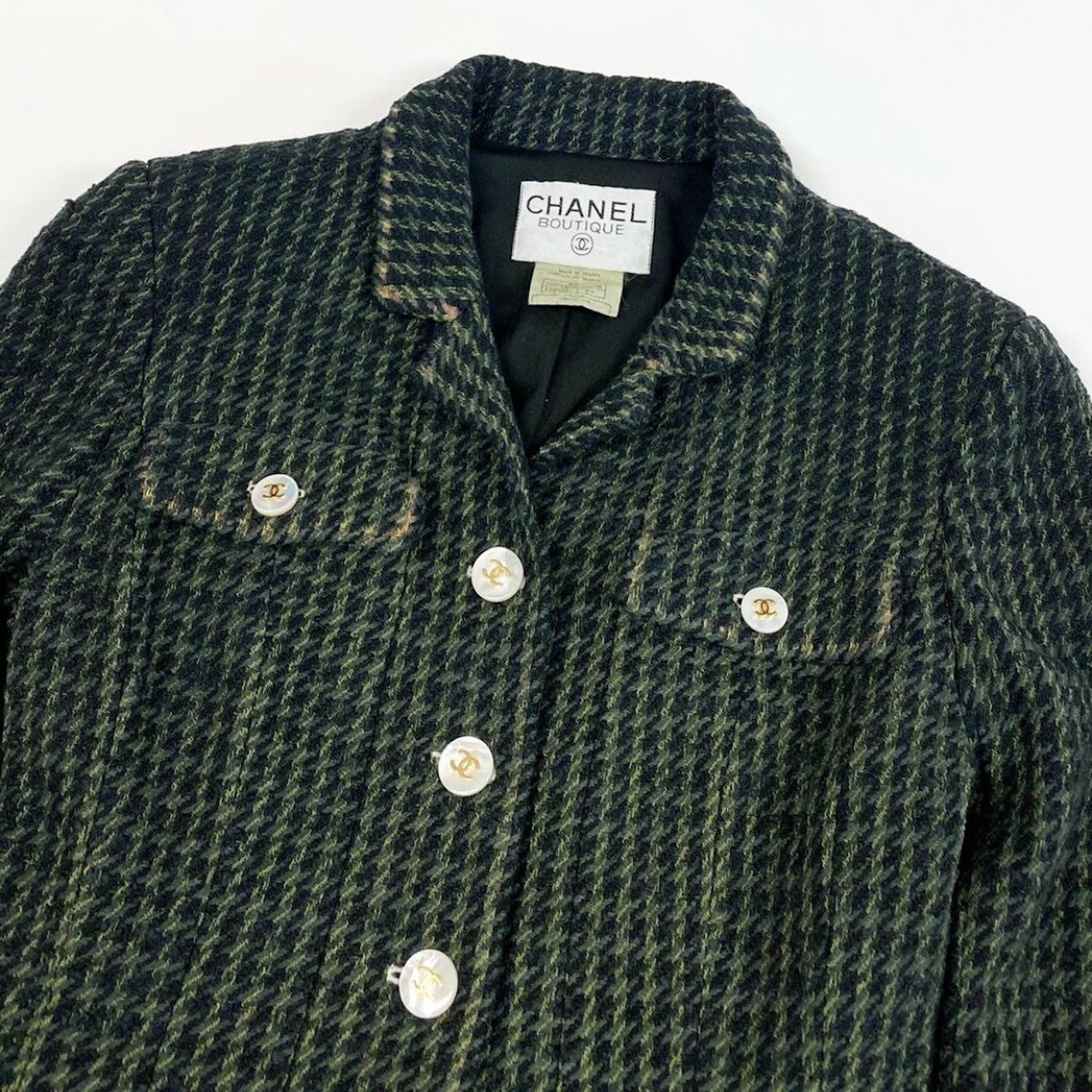 CHANEL シャネル ヴィンテージ 1997年 collection ショートツイードジャケット ココマークボタン ダークグリーン ウール / コットン / シルク P07184 その他アウター レディース AB