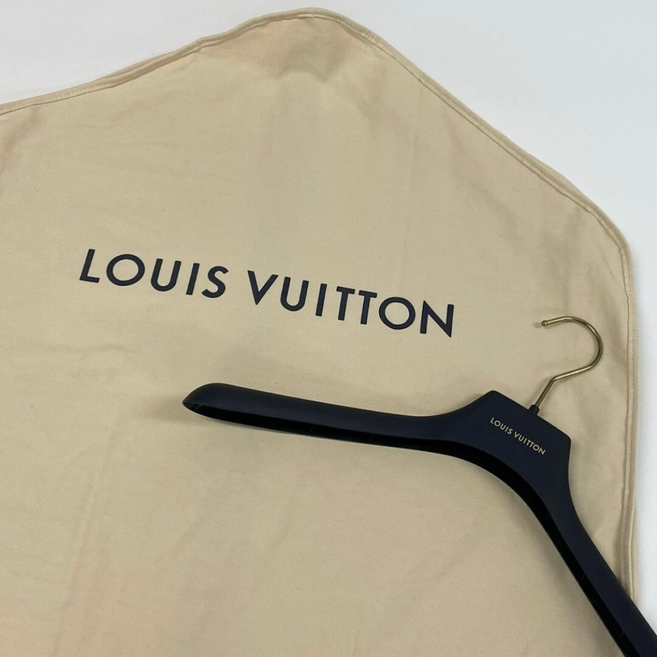 LOUIS VUITTON ルイヴィトン 5SS ジュエルボタン スリーブレスカーディガン ナイトブルー ウール / カシミヤ カーディガン レディース ABP
