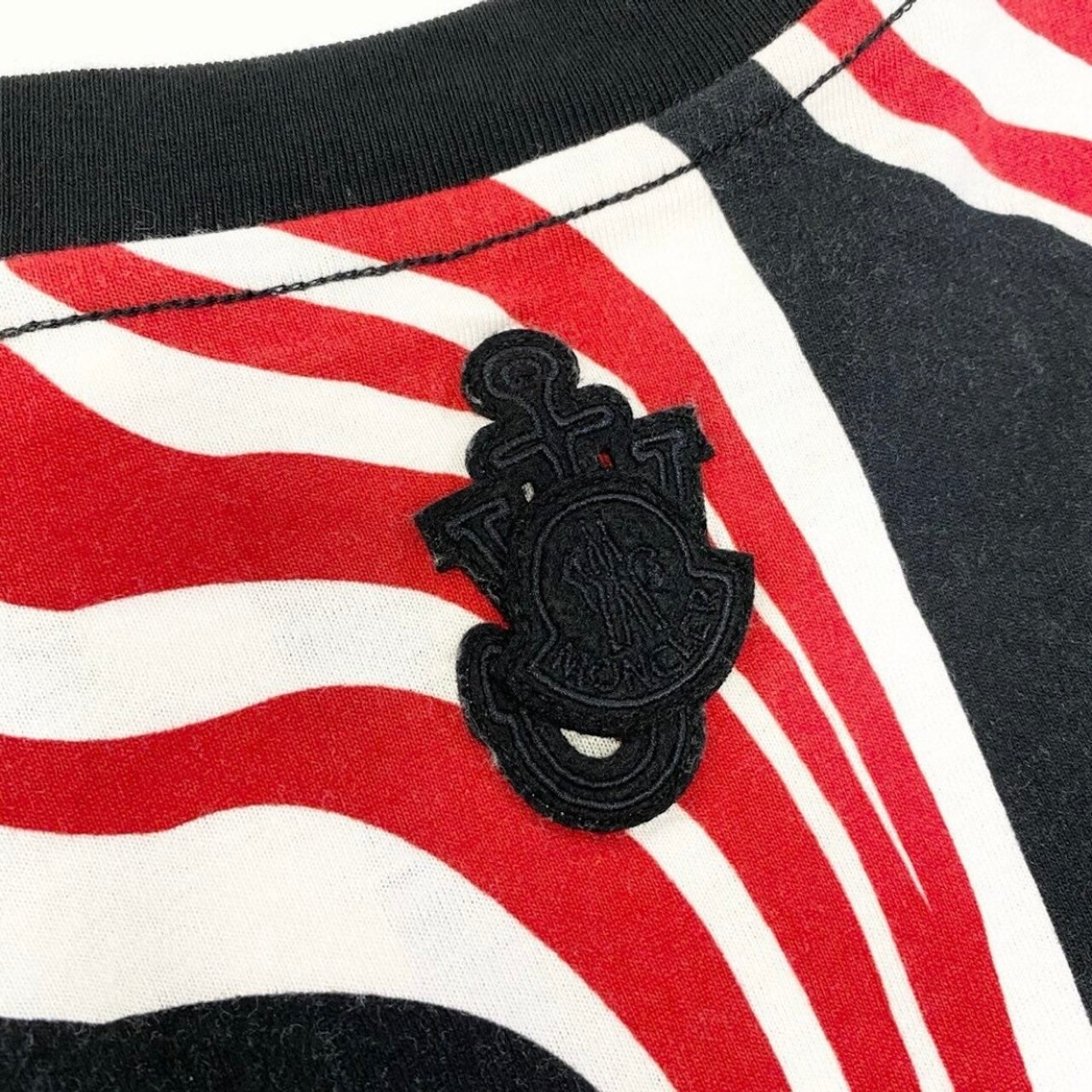 MONCLER モンクレール JW Anderson ALL OVER PRINT SS ブラック レッド コットン 半袖Ｔシャツ メンズ ABP