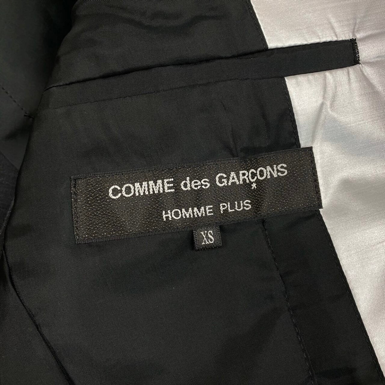 COMME des GARCONS HOMME PLUS コムデギャルソンオムプリュス シルバー襟 ストライプ グレー シルバー ウール / ポリエステル / モヘア キュプラ PG-J037-051-1-1 テーラードジャケット メンズ B