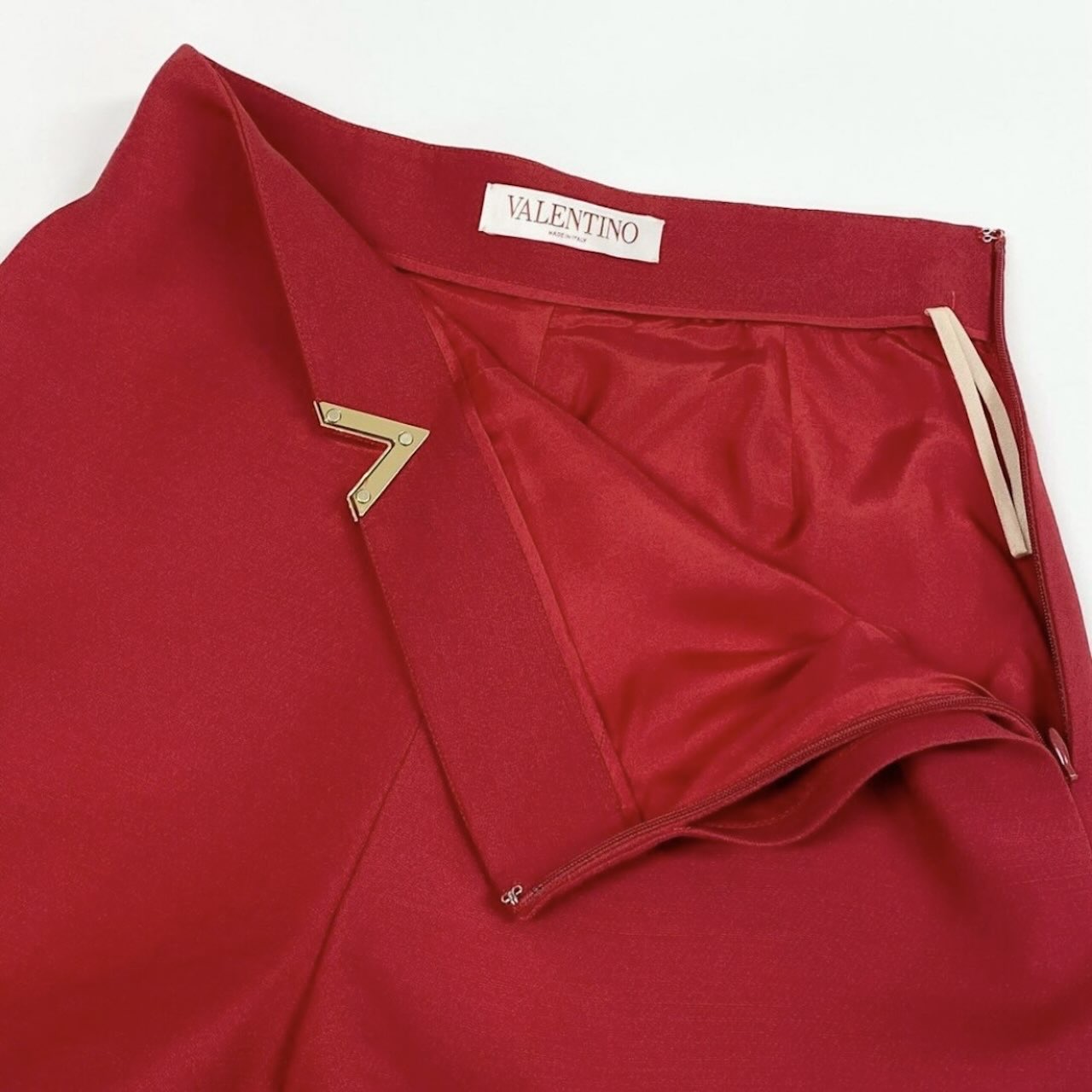 VALENTINO ヴァレンティノ Vゴールドロゴ ハイウエスト レッド ウール / シルク ショートパンツ レディース AB