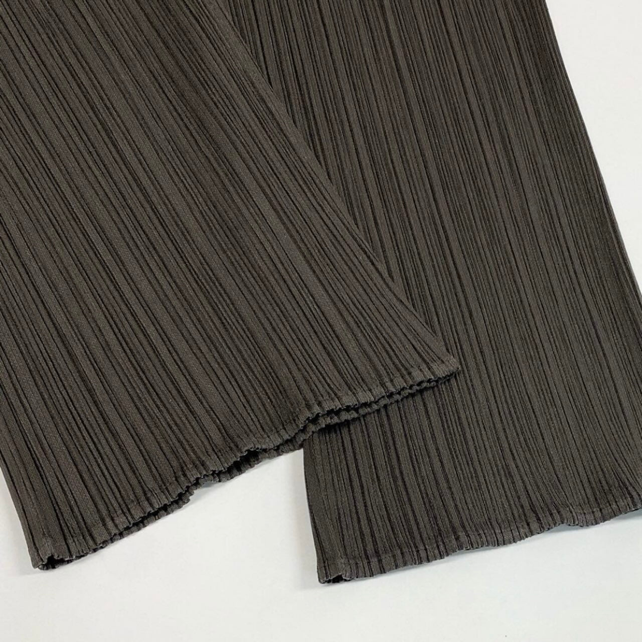 PLEATS PLEASE プリーツプリーズ プリーツパンツ スラックス カーキグリーン ポリエステル パンツ レディース B