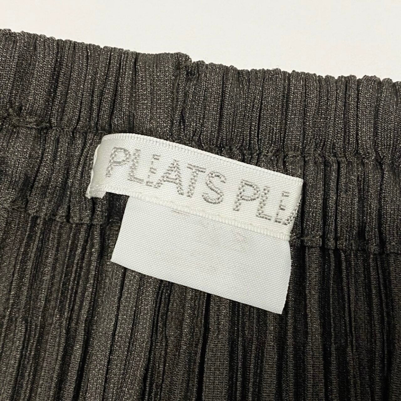 PLEATS PLEASE プリーツプリーズ プリーツパンツ スラックス カーキグリーン ポリエステル パンツ レディース B