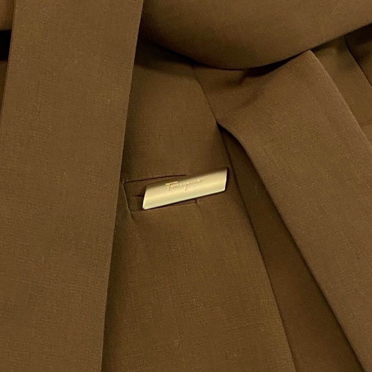 Salvatore Ferragamo サルヴァトーレフェラガモ Belted Half Coat Jacket Camel Cotton Gold Logo Button キャメル コットン テーラードジャケット レディース B