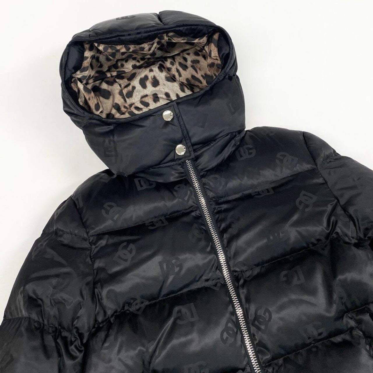 DOLCE&GABBANA ドルチェアンドガッバーナ 定価44万 現行 DGロゴ パテッド サテンジャカード ダウンジャケット ブラック ナイロン / ポリエステル / ダックダウン ダックフェザー ダウンジャケット レディース S