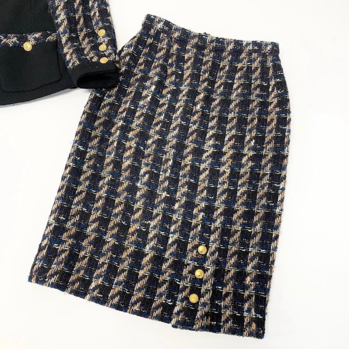 CHANEL シャネル ヴィンテージ 90S ツイードスカートセットアップ ジャケット スカート ココマーク 金ボタン ブラック ウール / アクリル 20662 セットアップ レディース AB