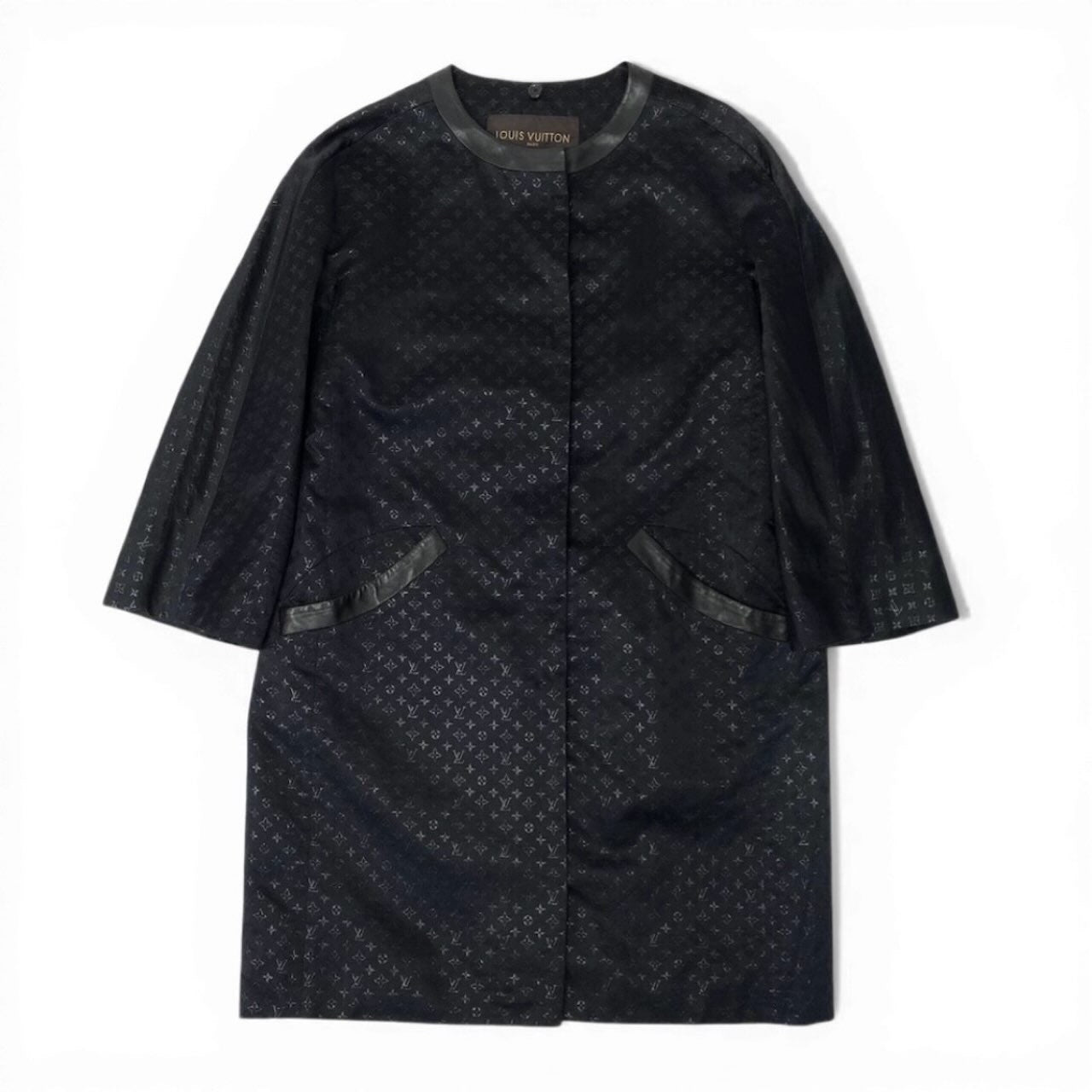 LOUIS VUITTON ルイヴィトン × JW Anderson ALL OVER PRINT SS ブラック シルク / ウール / ポリエステル　羊皮　毛皮 ノーカラーコート レディース AB