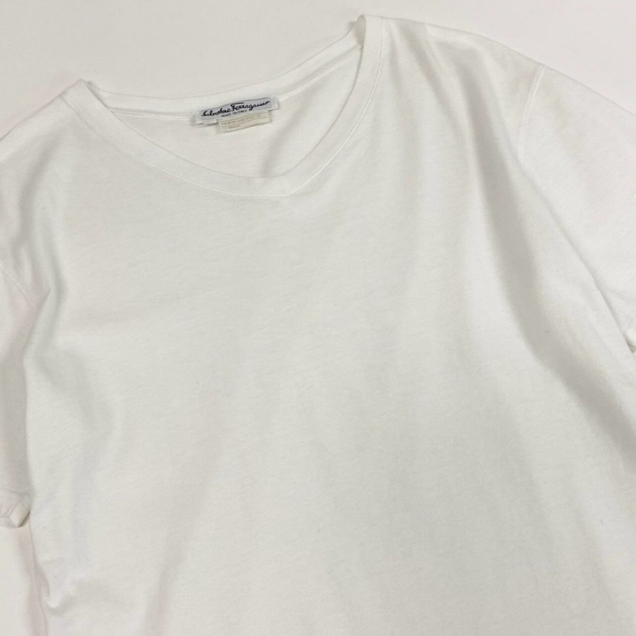 Salvatore Ferragamo サルヴァトーレフェラガモ ブランドロゴ刺繍 Vネック トップスカットソー ホワイト コットン 半袖Ｔシャツ レディース AB