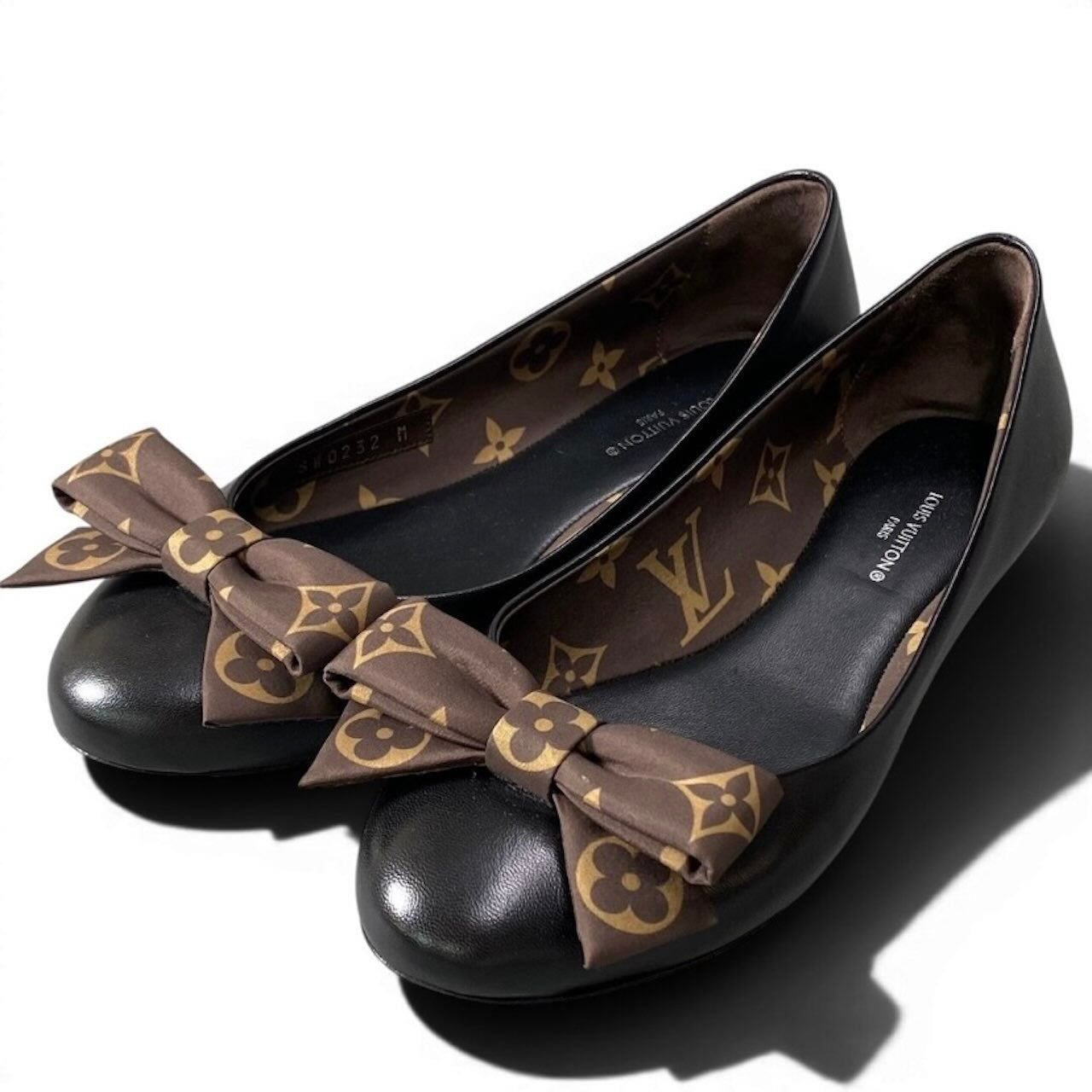 LOUIS VUITTON ルイヴィトン モノグラム リボン フラットシューズ ブラック レザー パンプス レディース SA