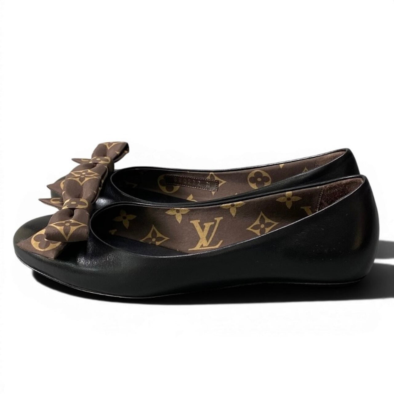 LOUIS VUITTON ルイヴィトン モノグラム リボン フラットシューズ ブラック レザー パンプス レディース SA