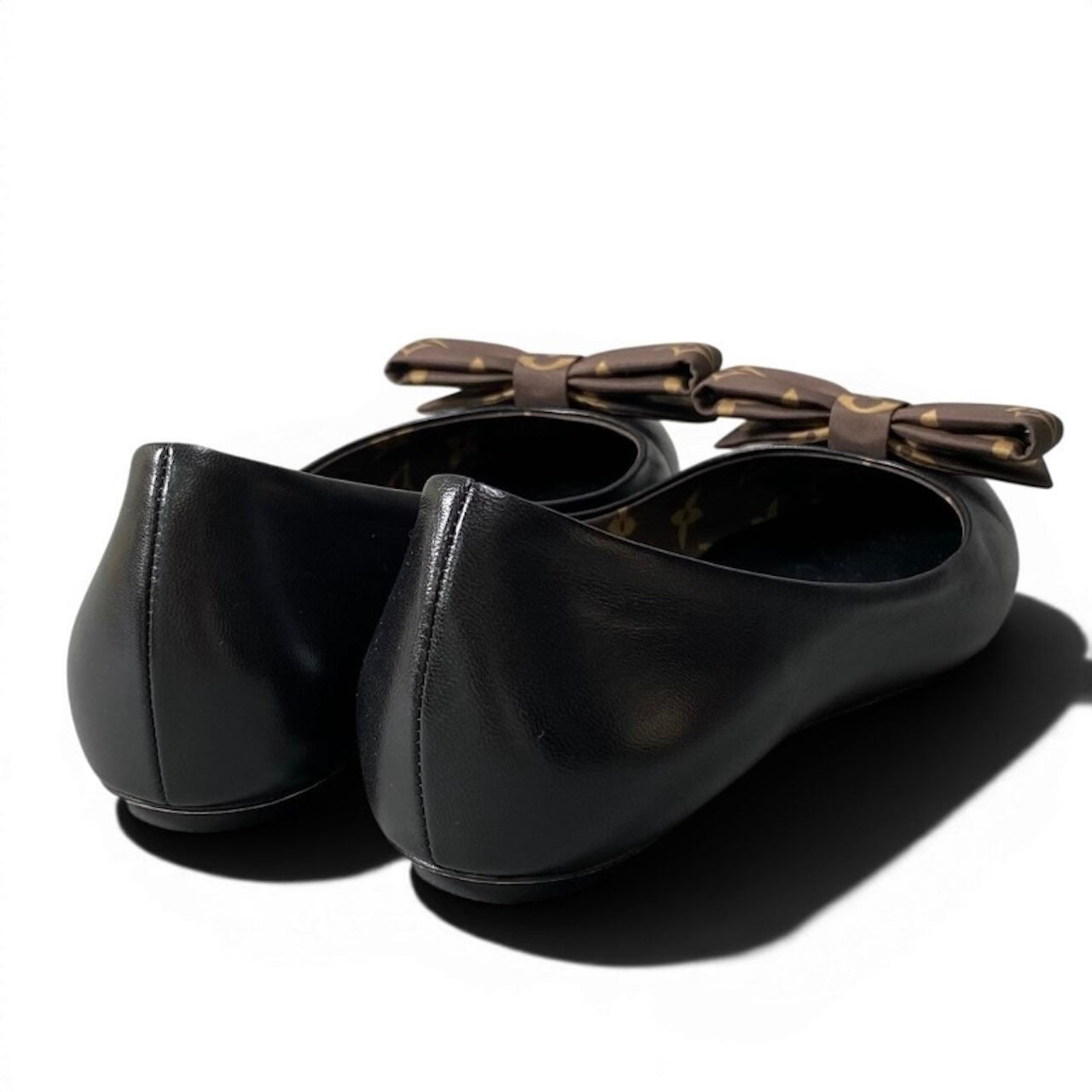 LOUIS VUITTON ルイヴィトン モノグラム リボン フラットシューズ ブラック レザー パンプス レディース SA