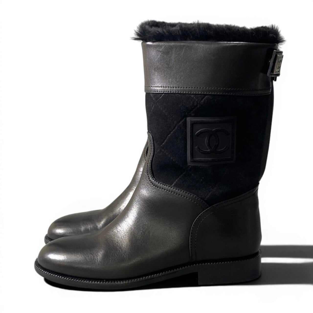 CHANEL シャネル シャネル スポーツ バックジップ ミドルブーツ ココマーク ブラック レザー ブーツ レディース A