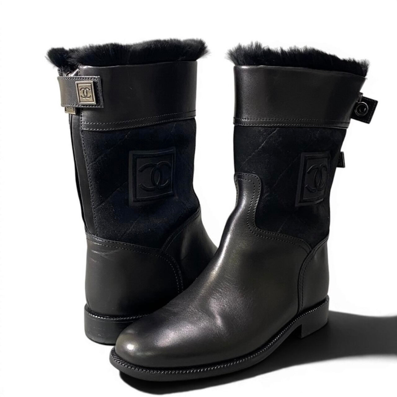 CHANEL シャネル シャネル スポーツ バックジップ ミドルブーツ ココマーク ブラック レザー ブーツ レディース A
