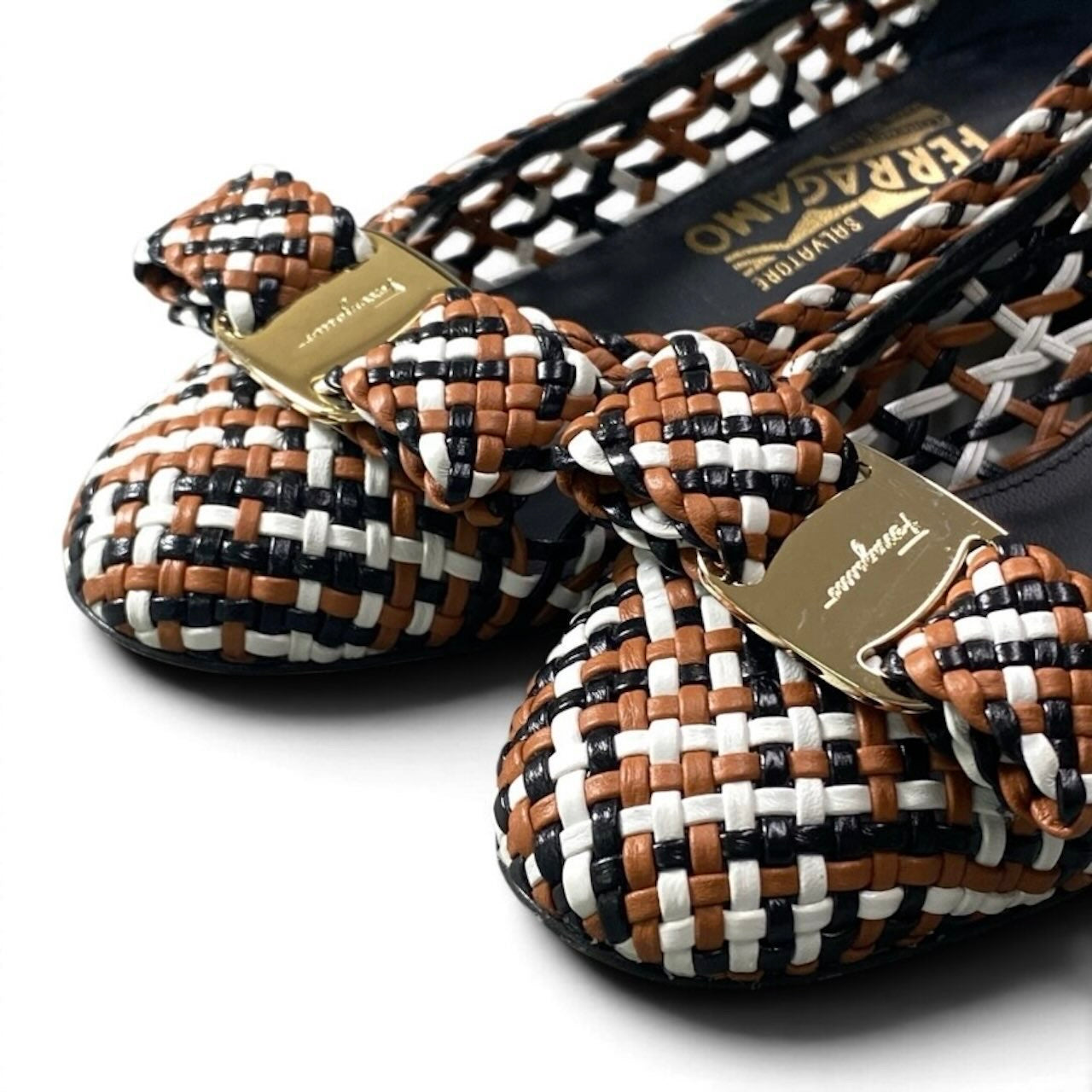 Salvatore Ferragamo サルヴァトーレフェラガモ ヴァラリボンパンプス 編み込み メッシュ シューズ マルチカラー レザー パンプス レディース AB