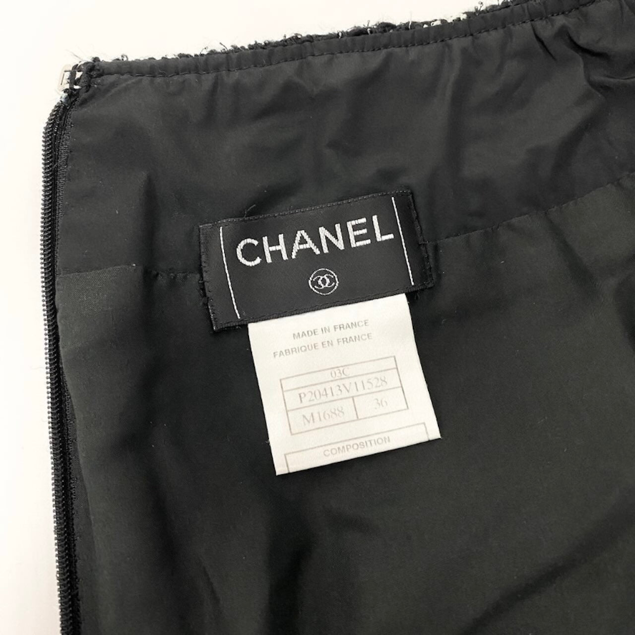 CHANEL シャネル ヴィンテージ 2003年 ツイードスカート 膝丈スカート ロゴプレート ブラック ホワイト ウール / ナイロン / シルク スカート レディース B