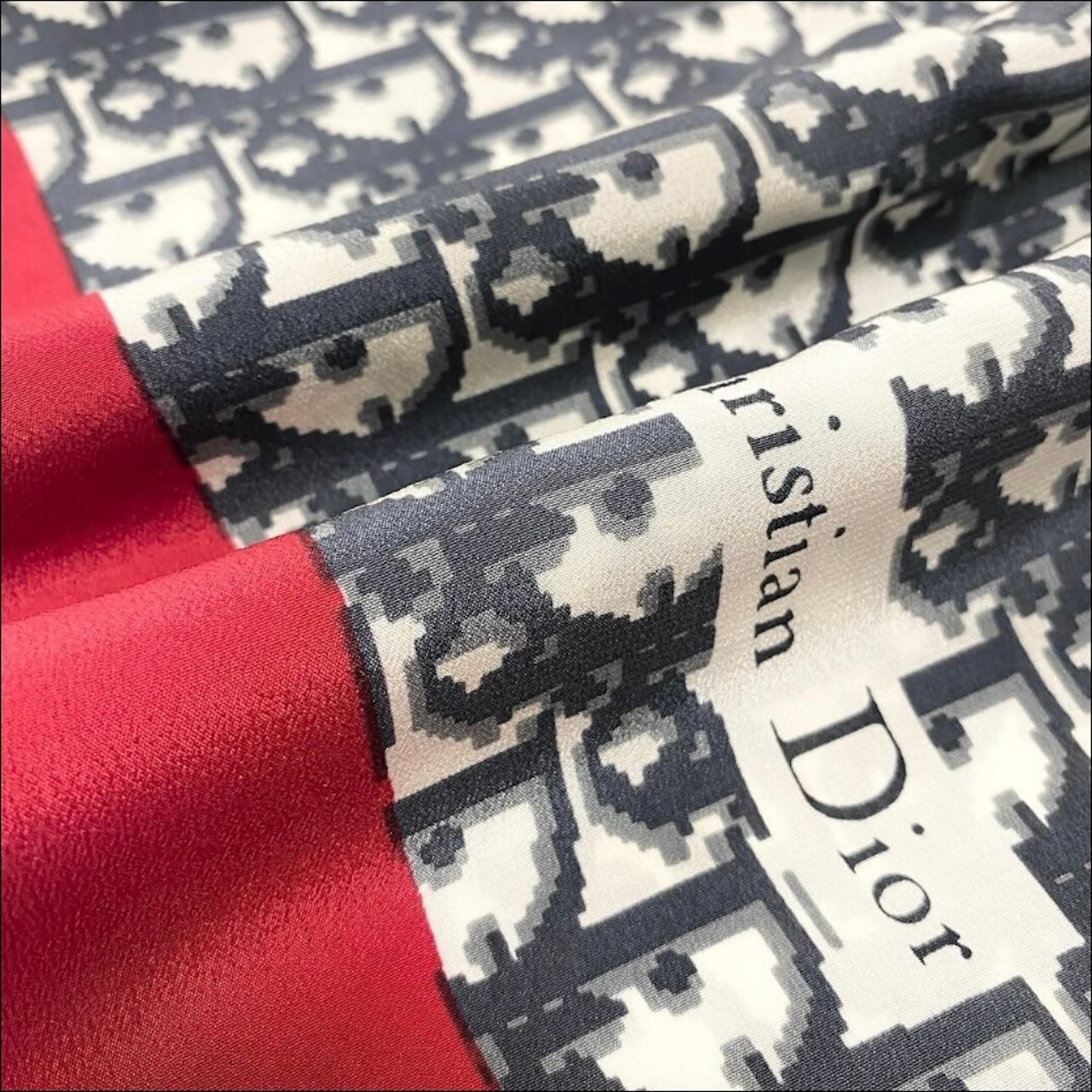 Christian Dior クリスチャンディオール トロッター柄 ネイビー レッド シルク バンダナ レディース AB