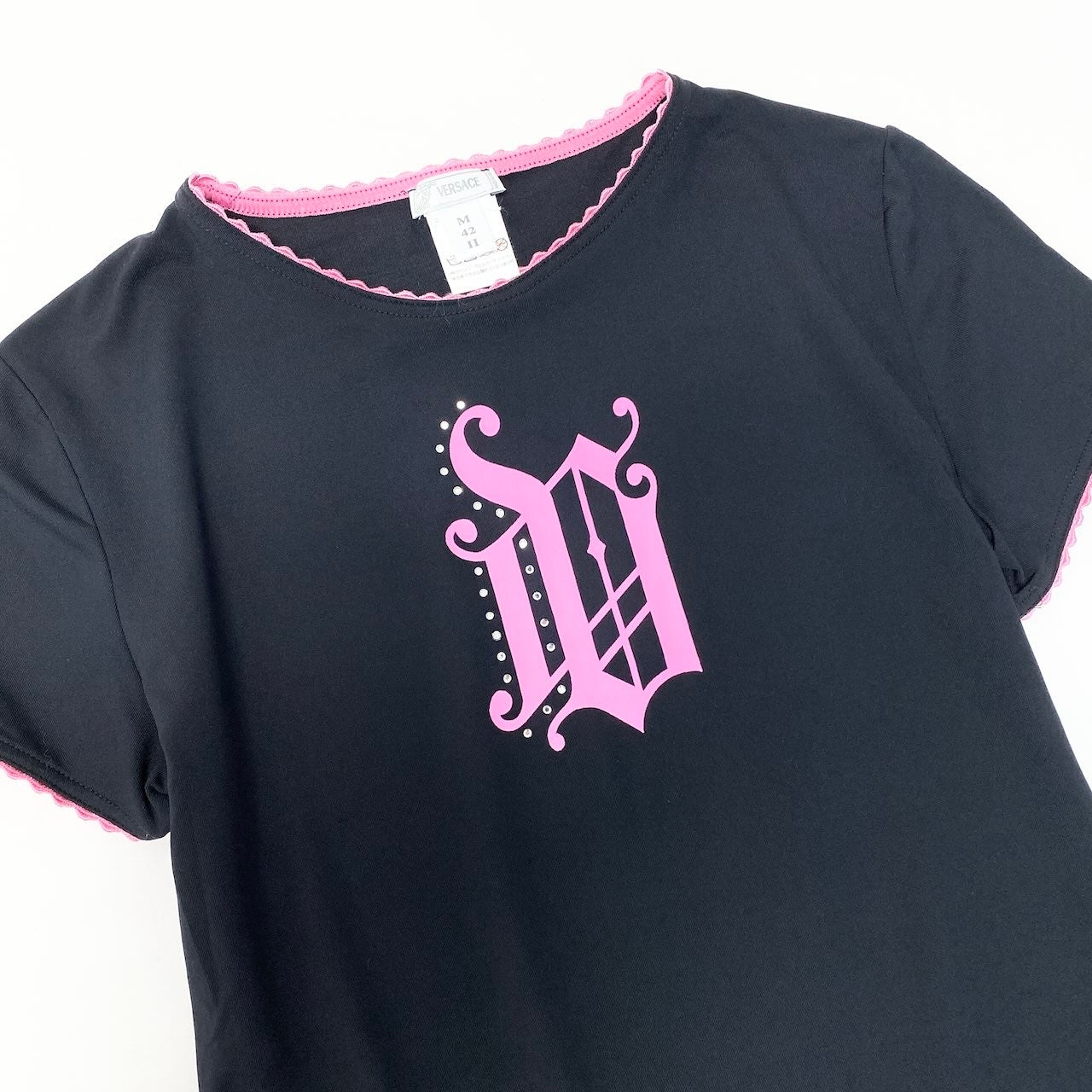 VERSACE ヴェルサーチ ゴシックロゴ ラインストーン レース ブラック ピンク ポリアミド / エラスタン 半袖Ｔシャツ レディース AB