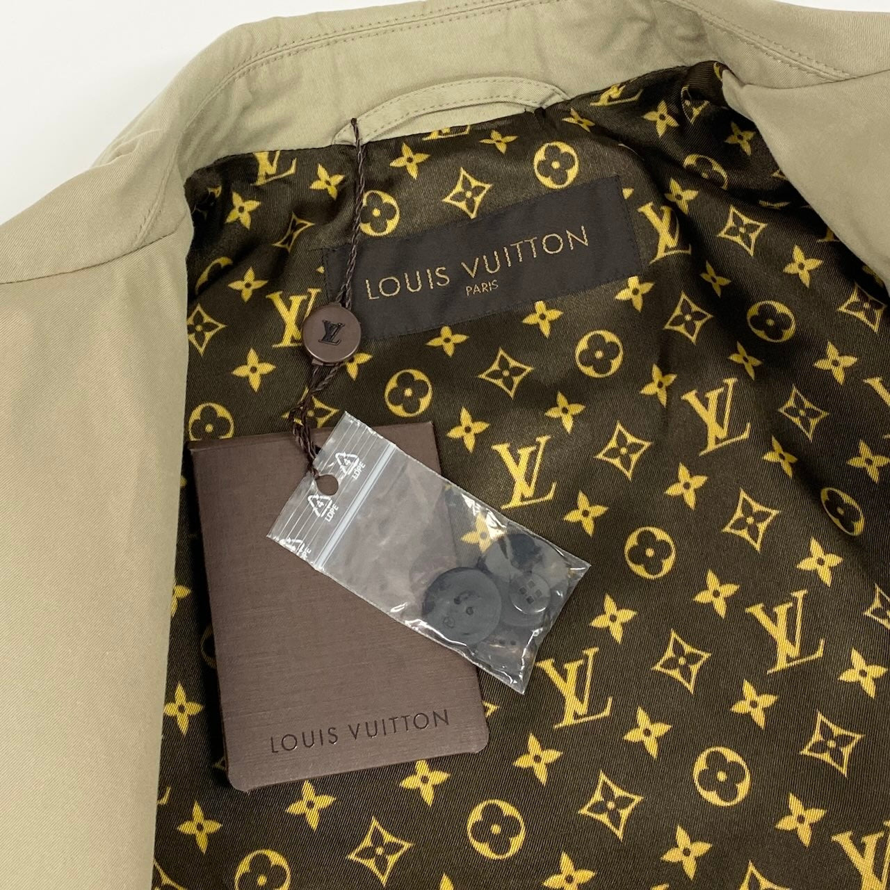 LOUIS VUITTON ルイヴィトン 裏地モノグラム ベージュ コットン / レーヨン / キュプラ アウター レディース S